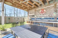 Swim and Unwind Pet-Friendly Home in Spring!