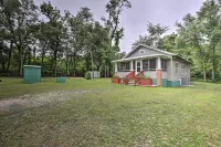 Renovated Home w/ Screened-in Patio on Hwy 90! - Wifi