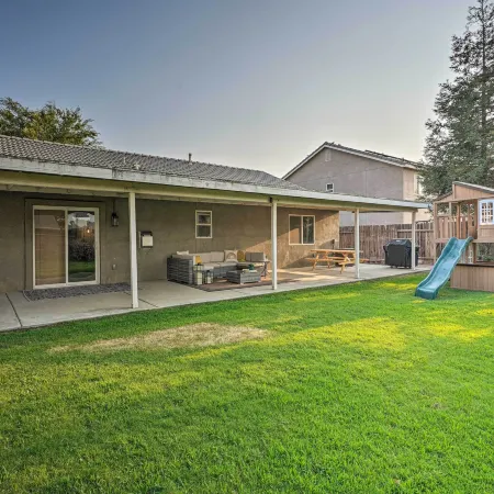 Family-Friendly Home, 6 Mi to Riverwalk Plaza