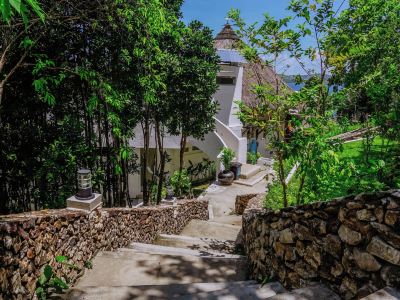 Stunning Luxe 220sm Villa by the Sea Entirely Private with Own Pool