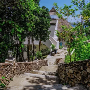 Stunning Luxe 220sm Villa by the Sea Entirely Private with Own Pool