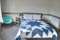 Studio w/Full Kitchen, Near MTU, Houghton, Keweenaw, Dining & on the Trail