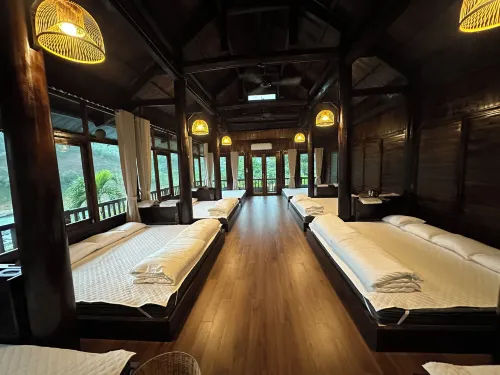 Mit Retreat Hotels in Hoa Binh