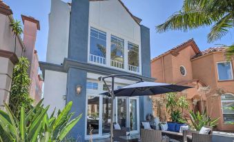 Oceanside Home w/ Rooftop Patio - Steps to Beach!