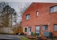 7 mi from DC,3.5 mi Downtown Silver Spring, Near Bus Stop, and 1 mi 495 Beltway