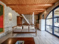 Villa in Crete with Private Pool & Mountain Views -  Ferienhäuser