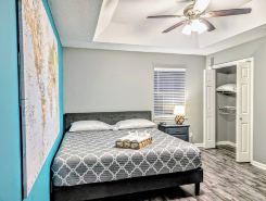 Private Oasis w/ Pool, Hot Tub & Bar - 15 Min to Savannah & Tybee Beach