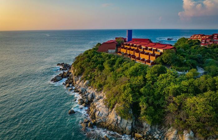 Las Brisas Huatulco – All Inclusive