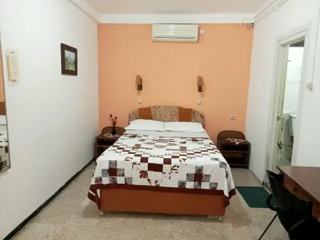 Enny's Guest House Отели рядом с достопримечательностью «Malang City Square»