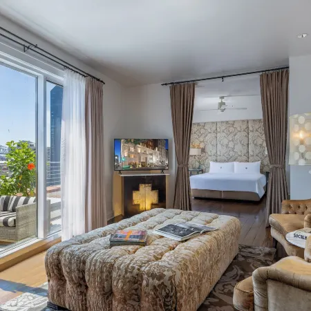 International House Hotel