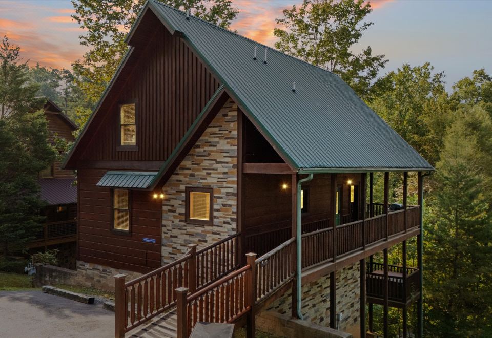 Luxury Cabin with Hot Tub and Home Theater - Stunning Mountain Retreat ... - Private Outdoor Hot Tub And Home Theater