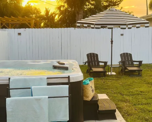 Wilton Manors Guesthouse Hotels near Sunland Park