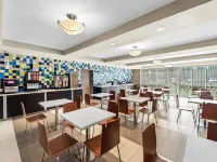 Days Inn & Suites by Wyndham Fort Myers Near JetBlue Park Hotels in Lee County