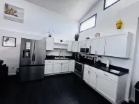 Your One Of A Kind Suite with WiFi, AC in welcoming Terre Haute