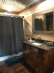 The Eagles Nest w/ Hot Tub- Natures Retreat!