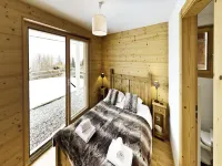 Tranquil chalet with balcony