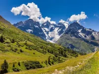 Apartment in Hautes-Alpes with Heated Pool