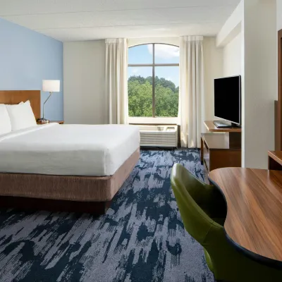 Fairfield Inn & Suites Atlanta Airport South/Sullivan Road Hotels near Georgia International Convention Center