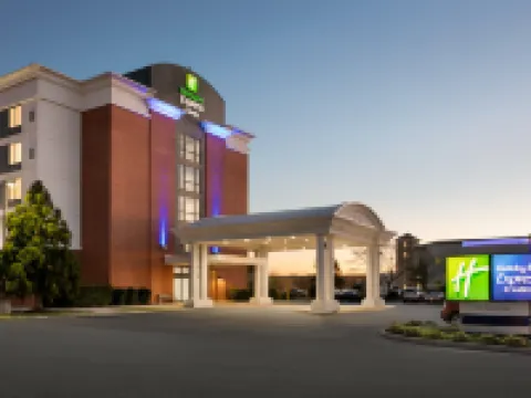 Holiday Inn Express & Suites NORFOLK AIRPORT by IHG Hotels in Norfolk