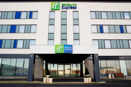 Holiday Inn Express Rotherham North, an IHG Hotel Отели в г. Суинтон