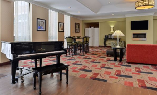 Holiday Inn NEW LONDON - MYSTIC AREA by IHG