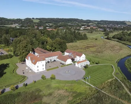 Haraldskær Sinatur Hotel & Konference โรงแรมในไวเล