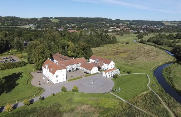 哈拉德斯卡辛那圖爾酒店及會議中心