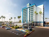 Holiday Inn Express & Suites SANTA ANA - ORANGE COUNTY by IHG Hotels in Santa Ana