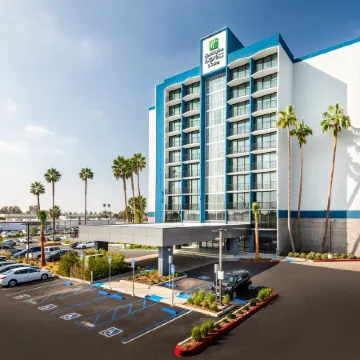 Holiday Inn Express & Suites SANTA ANA - ORANGE COUNTY by IHG
