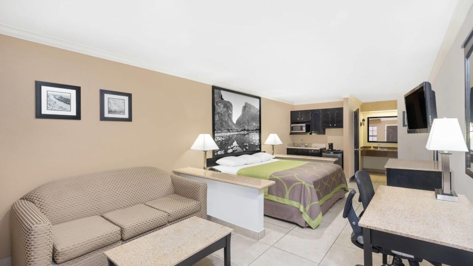 Super 8 by Wyndham McAllen/Downtown/La Plaza Mall