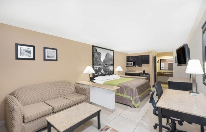 Super 8 by Wyndham McAllen/Downtown/La Plaza Mall