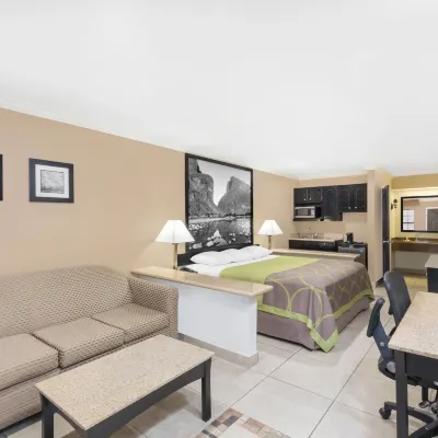 Super 8 by Wyndham McAllen/Downtown/La Plaza Mall Hotels near McAllen International Airport