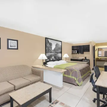 Super 8 by Wyndham McAllen/Downtown/La Plaza Mall