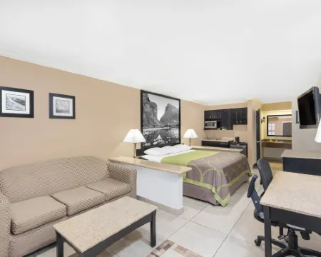 Super 8 by Wyndham McAllen/Downtown/La Plaza Mall マッカレンのホテル