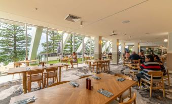 Bayside Square Kaike Hotel