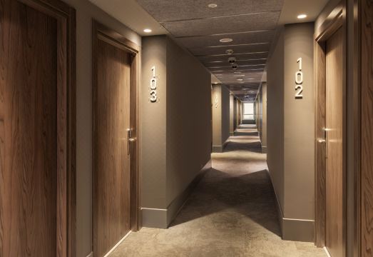 호텔 객실 내부