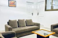 Sleeps 2 - Pet Friendly with Garden & Parking Hotels in Kokrobite