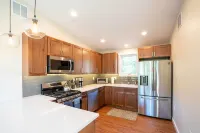 Golden Cottage Near Red Rocks and School of Mines! - spa