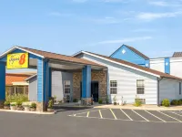 Super 8 by Wyndham Fort Wayne Hotels in Fort wayne