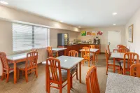 Quality Inn & Suites Oceanside Near Camp Pendleton - breakfast