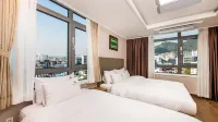 Central Park Hotel Busan - Mountain view