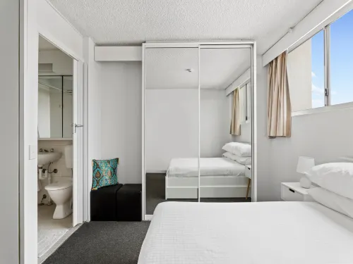 Apartment with Pool Access, a minute to the Beach