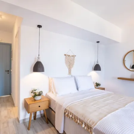 Yploui Suites 1 in Kira Panagia