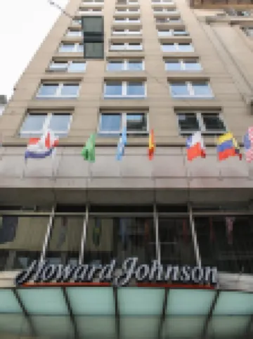 Howard Johnson Plaza by Wyndham Buenos Aires Florida Street Hotel dekat Edificio Kavanagh