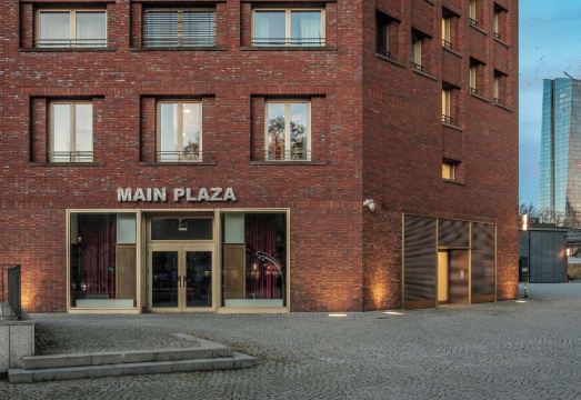 메인 플라자 스위트 타워