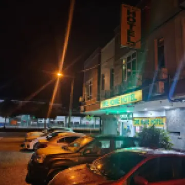 One Home Hotel Hôtels à proximité de : Gunung Bunga Buah