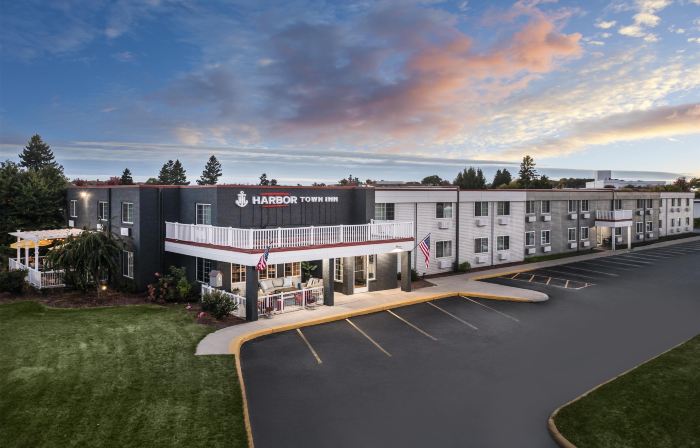 Harbor Town Inn
