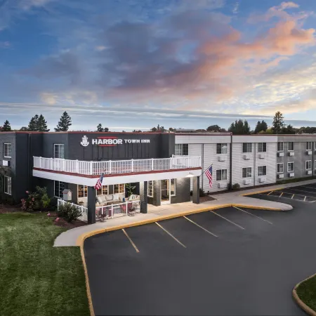 Harbor Town Inn