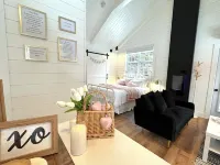 Luxury Retreat/Hot Tub/Private/Walk to Distillery & Ocean - 4-Star