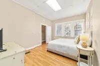Victorian Manor: Downtown Apt, near Silver Springs & Fort King Historic Park